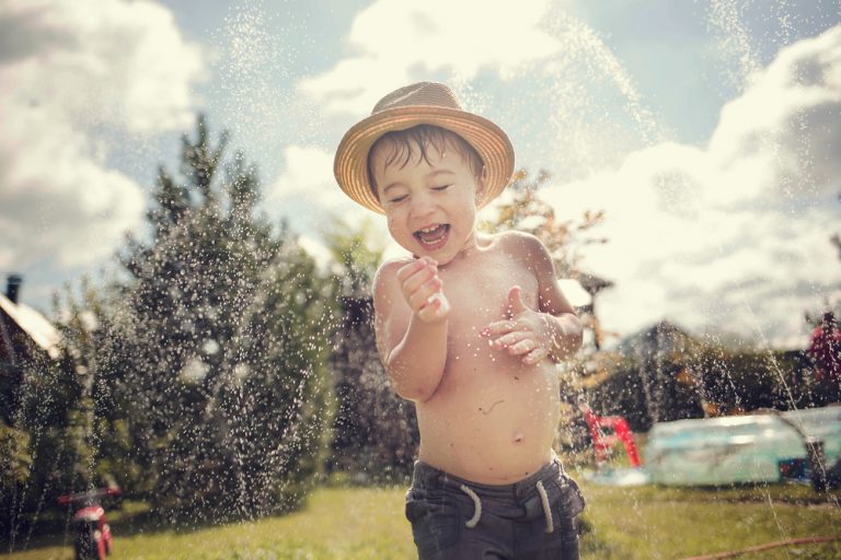 Best Sprinkler Review - boy