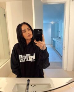 Demi Lovato (source: IG @ddlovato)