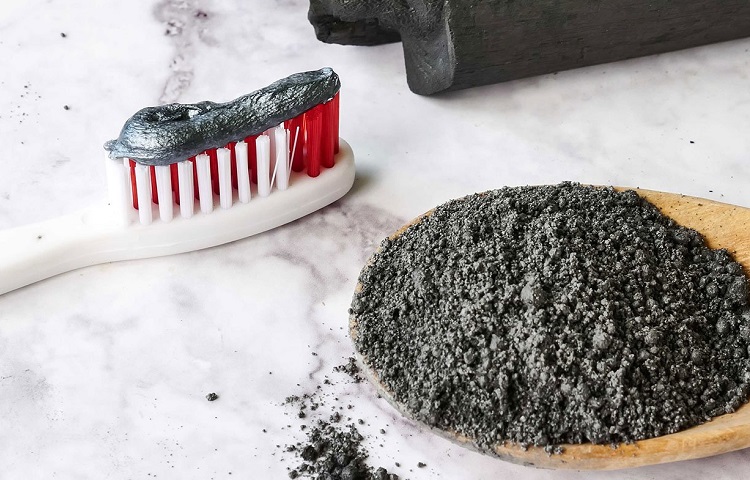 charcoal in toothpaste